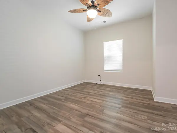 11905 Red Leaf DR, Charlotte, NC 28215