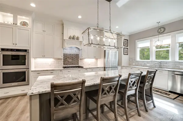 12113 Old Cottonwood LN, Huntersville, NC 28078