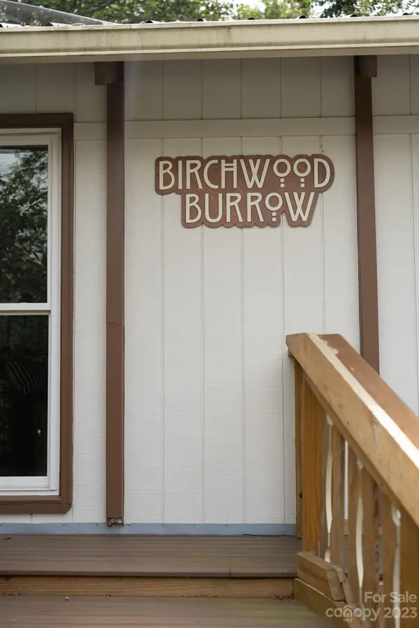 228 Birchwood LN, Beech Mountain, NC 28604