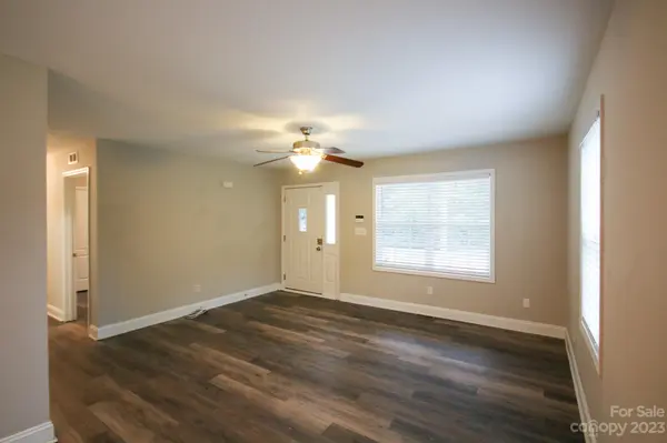 517 1st ST SW, Hickory, NC 28602
