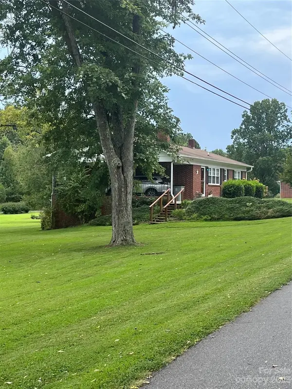 1311 Scenic PL NE, Lenoir, NC 28645