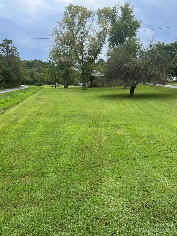 1311 Scenic PL NE, Lenoir, NC 28645