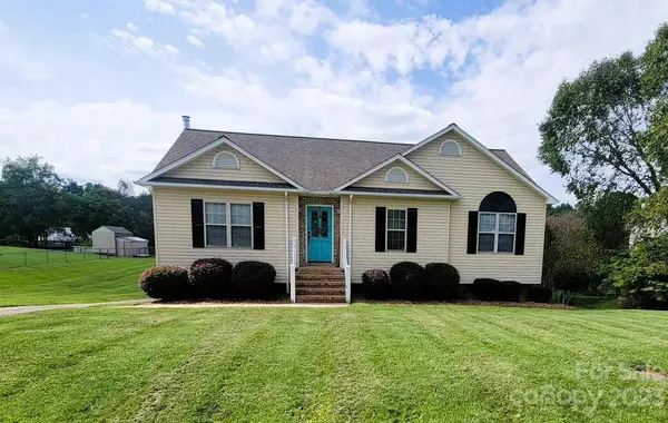 81 Meadowridge DR, Taylorsville, NC 28681