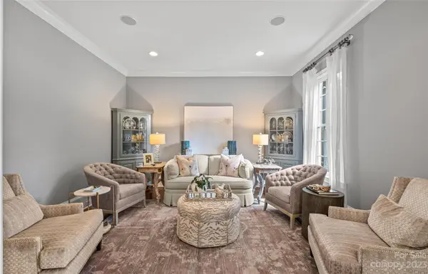 9221 Heydon Hall CIR, Charlotte, NC 28210