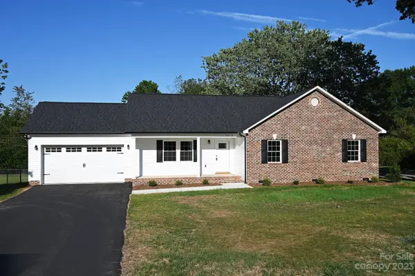3512 Sulphur Springs RD NE, Hickory, NC 28601