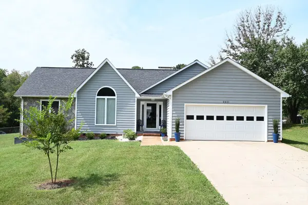 2421 18th ST NE, Hickory, NC 28601