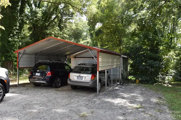 510 E BROAD ST E, Statesville, NC 28677