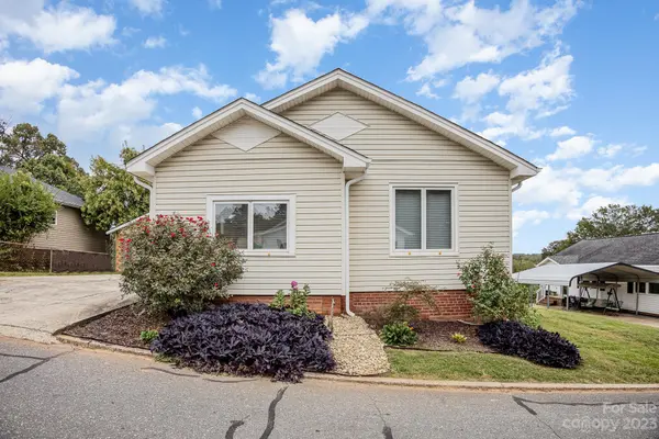380 Woodlawn AVE, Cramerton, NC 28032