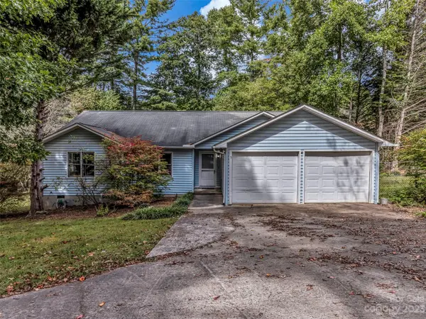 5 Bethany Woods DR, Asheville, NC 28805