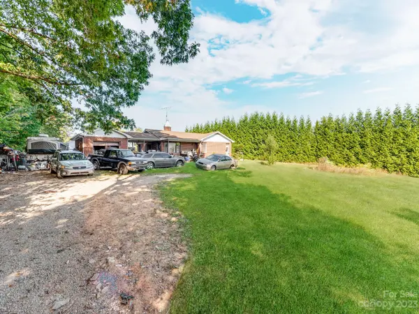 1798 Hopewell RD, Morganton, NC 28655