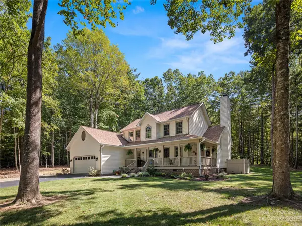 2 Waldrup Trace RD, Fletcher, NC 28732