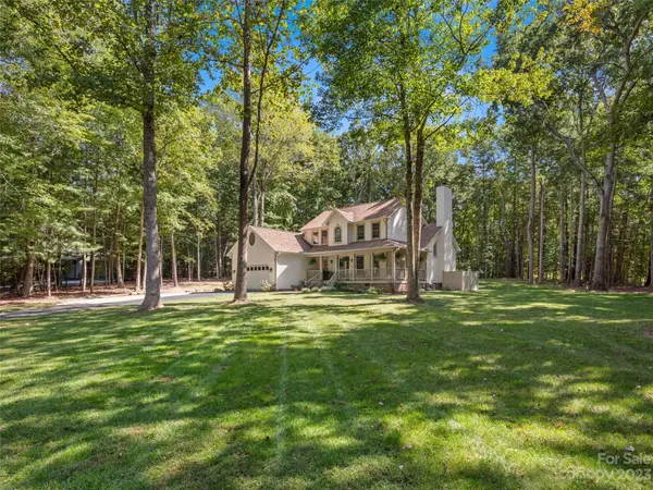 2 Waldrup Trace RD, Fletcher, NC 28732