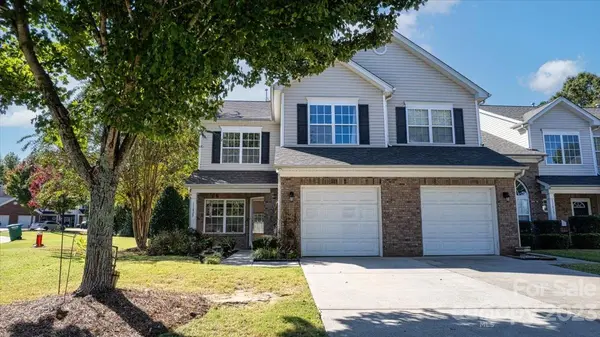 11825 Stratfield Place CIR, Pineville, NC 28134