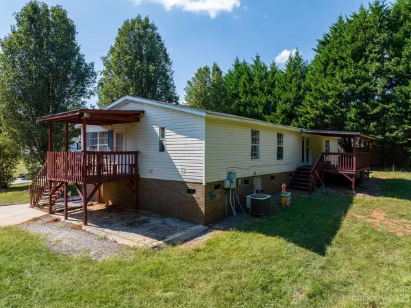 3352 Bendwood RD, Newton, NC 28658