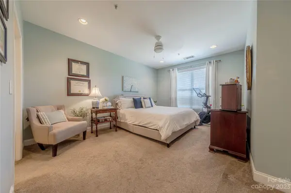 1000 E Woodlawn RD #410 Charlotte, NC 28209