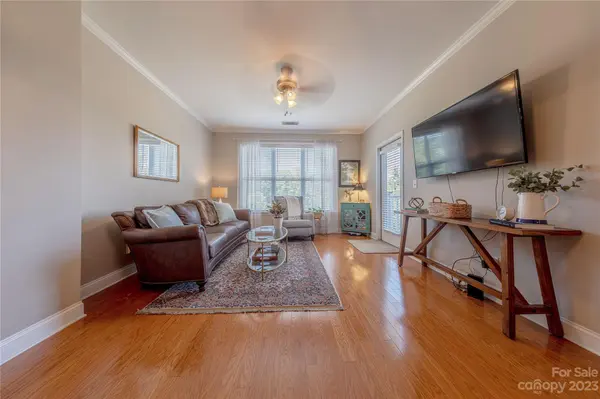 1000 E Woodlawn RD #410 Charlotte, NC 28209