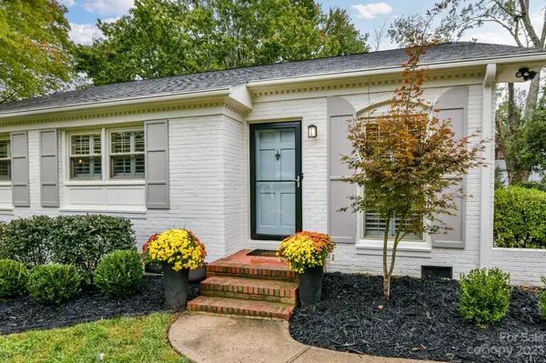 1231 Fox Run DR, Charlotte, NC 28212