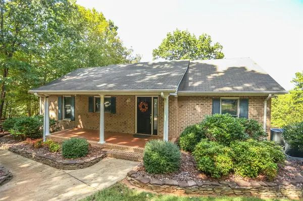 46875 Tall Whit RD, New London, NC 28127