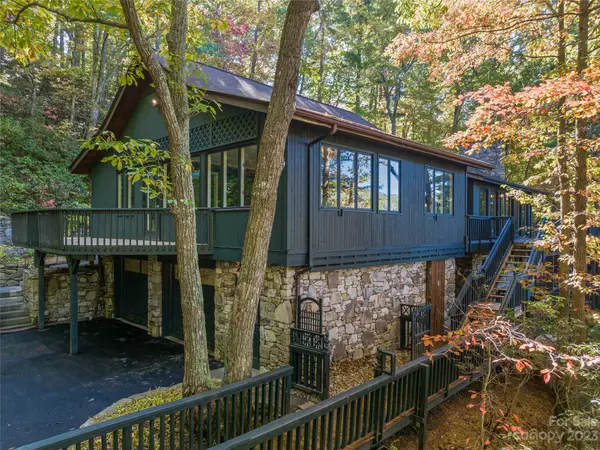 55 Covewood RD, Asheville, NC 28805