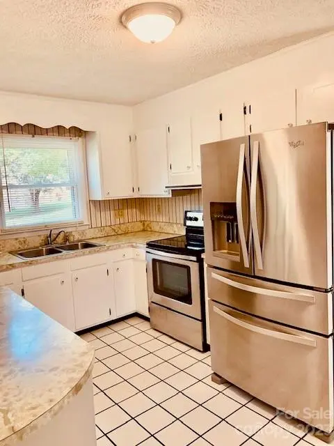 2991 Ramblewoods DR, Valdese, NC 28690