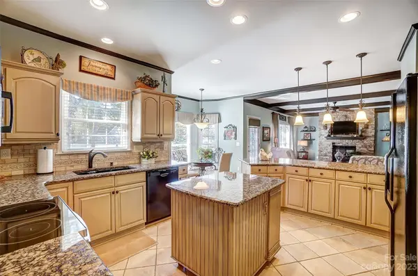 6419 Conifer CIR, Indian Trail, NC 28079