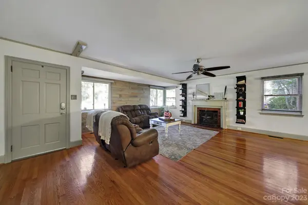 213 Oakwood AVE, York, SC 29745