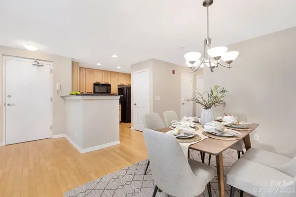 614 Raphael PL, Charlotte, NC 28205