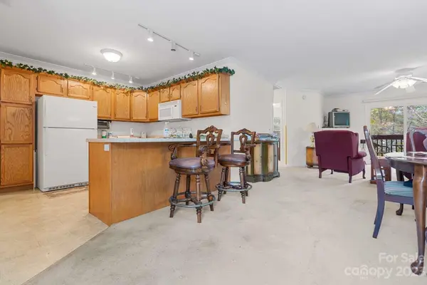 4 Rathfarnham RD #G, Asheville, NC 28803