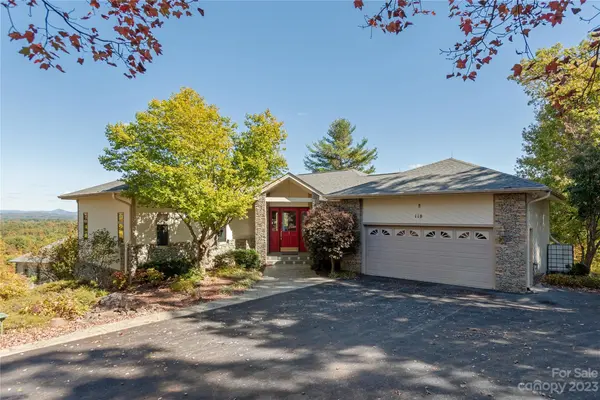 110 Sugarberry LN,  Hendersonville,  NC 28739