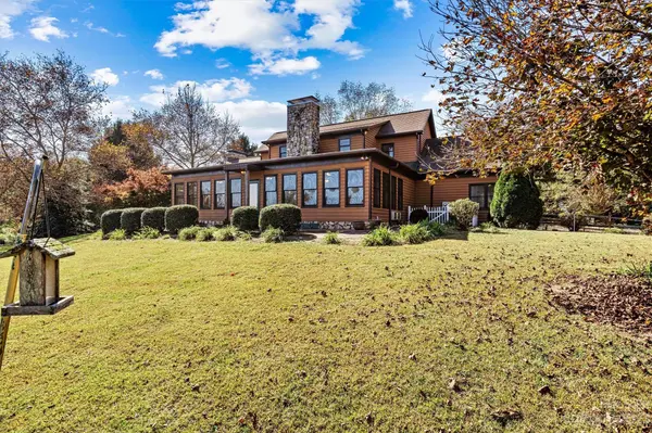1498 Camp Creek RD, Hickory, NC 28602