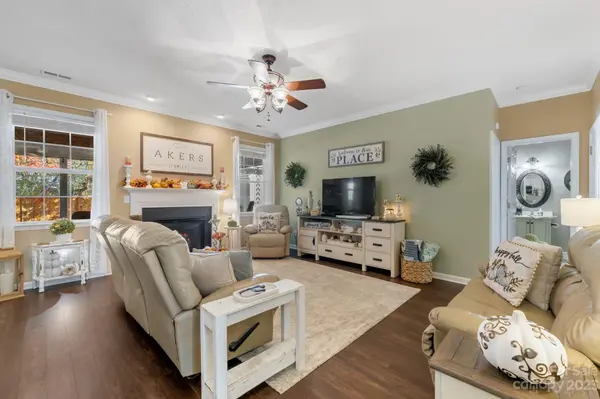 101 Woodfern RD, Fletcher, NC 28732