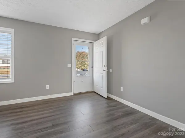 1486 Hamlet ST, Lincolnton, NC 28092