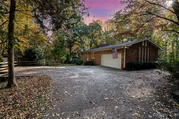 142 Mary CIR, Concord, NC 28025