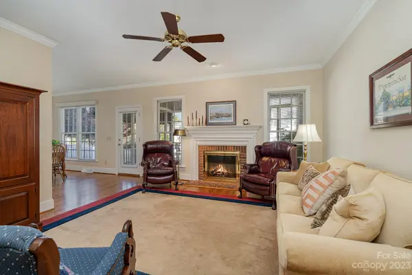 7613 Sharpthorne PL, Charlotte, NC 28270