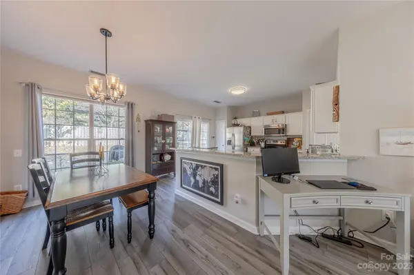 3417 Laurenhurst LN, Charlotte, NC 28270