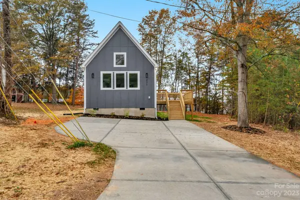 221 Newbold ST, Lincolnton, NC 28092