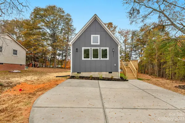 221 Newbold ST, Lincolnton, NC 28092