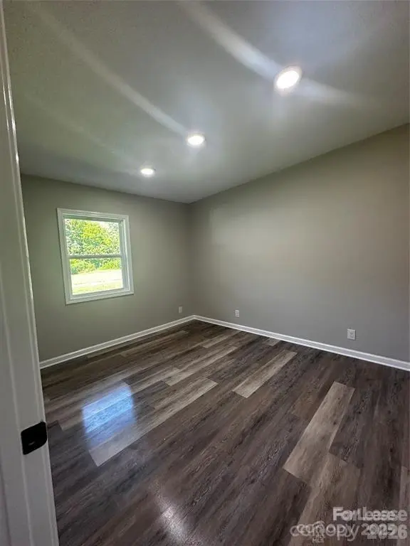 39 Hawkins RD #2, Marion, NC 28752