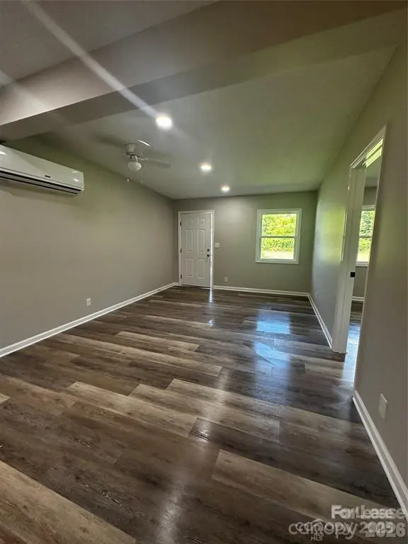 39 Hawkins RD #2, Marion, NC 28752