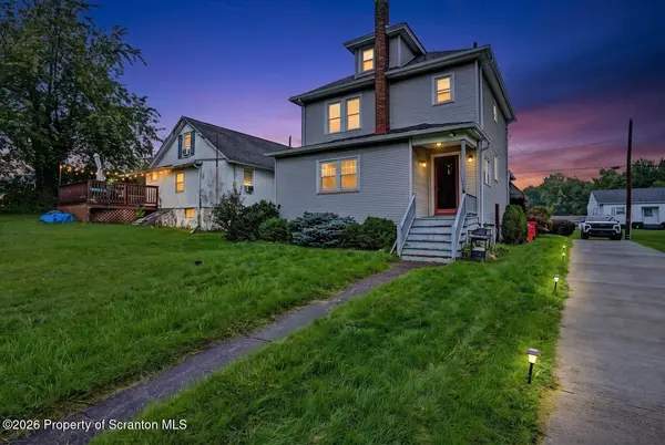 962 Throop ST, Dunmore, PA 18512