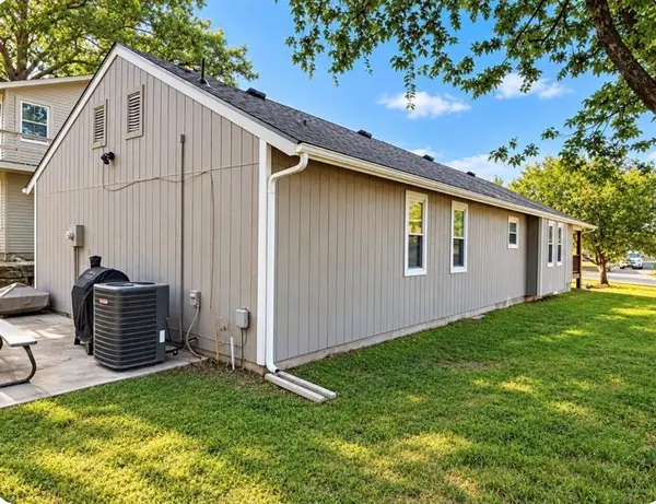 1129 Parker AVE, Osawatomie, KS 66064
