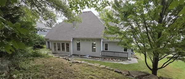 6826 N Charleston DR, Kansas City, MO 64119