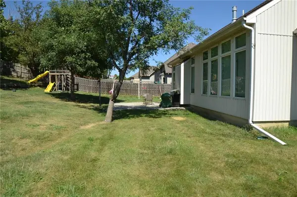 6328 N Spruce AVE, Kansas City, MO 64119