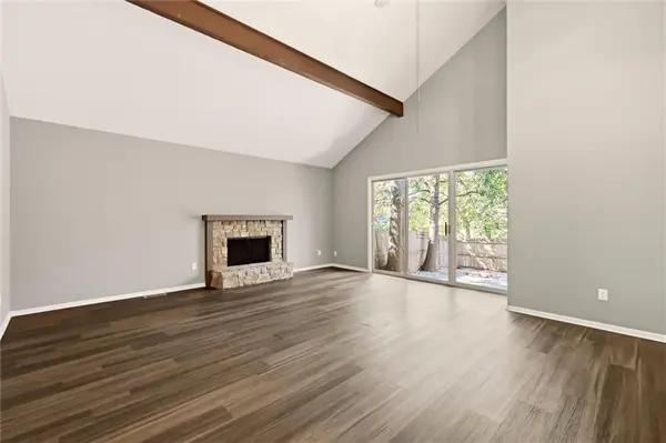 10752 Oakmont ST, Overland Park, KS 66210