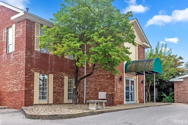515 S Woodscrest DR #Building A, Bloomington, IN 47401