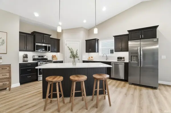 14138 Hughies CV, Fort Wayne, IN 46845-0195
