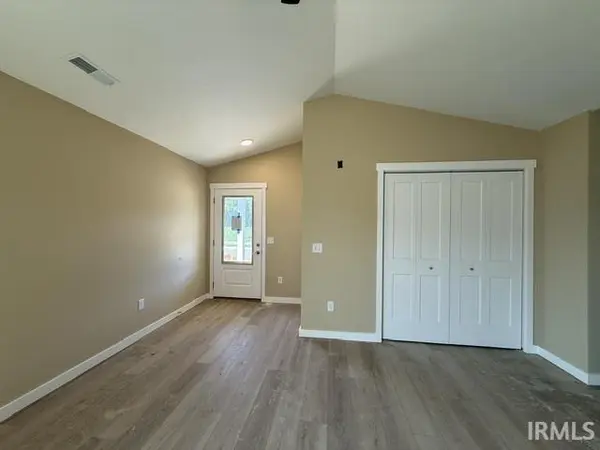 6144 N Wallace Harman WAY, Ellettsville, IN 47429
