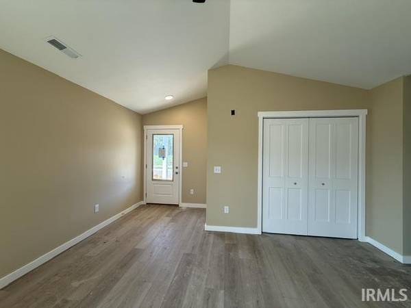 6144 N Wallace Harman WAY, Ellettsville, IN 47429