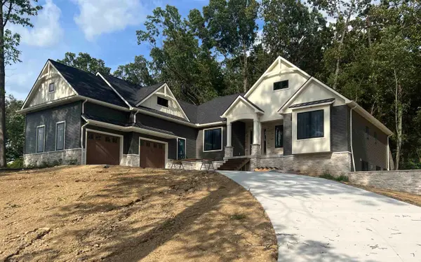 53300 Summer Breeze DR, South Bend, IN 46637