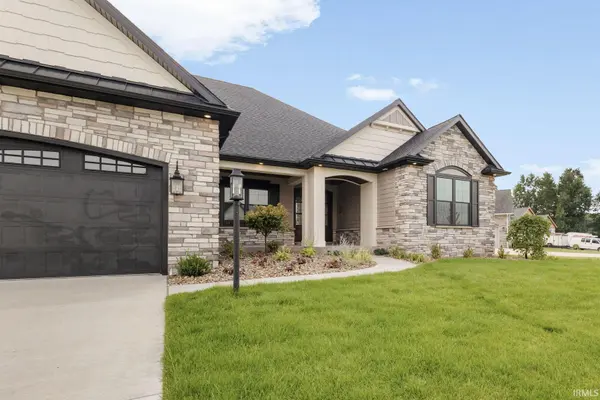 18470 Forest Glade DR, South Bend, IN 46637-6038